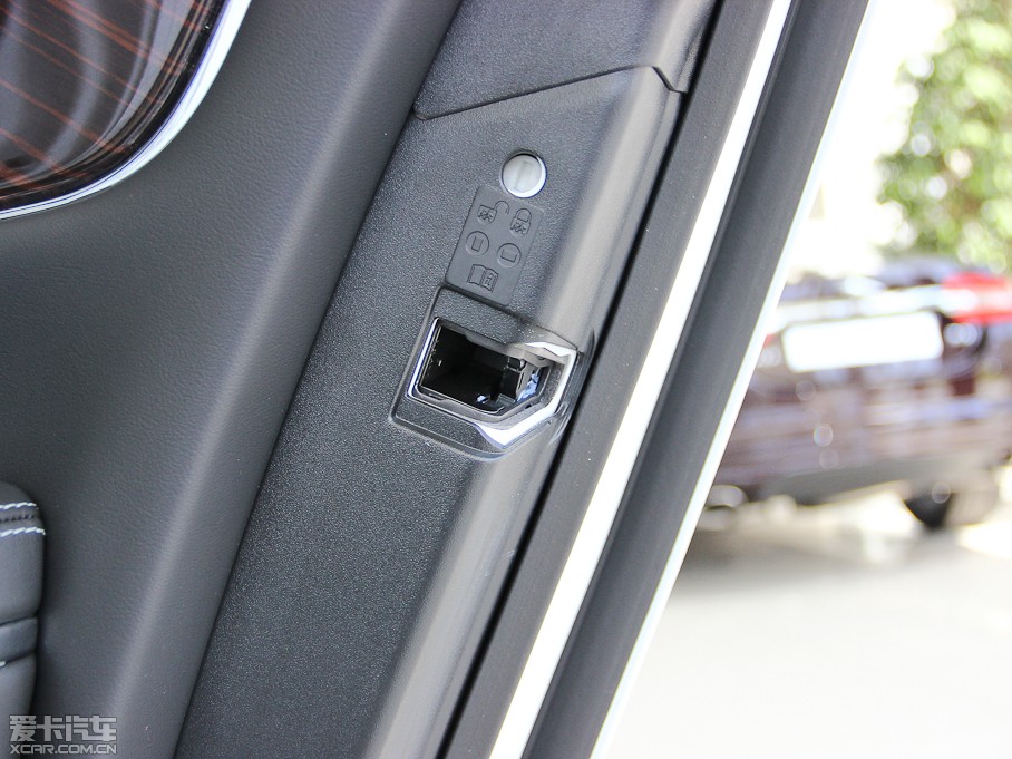 2013ݱXJ L 5.0T V8 SCp儓 4