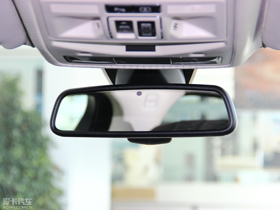 2013ݱXJ L 5.0T V8 SCp儓(chung) 4