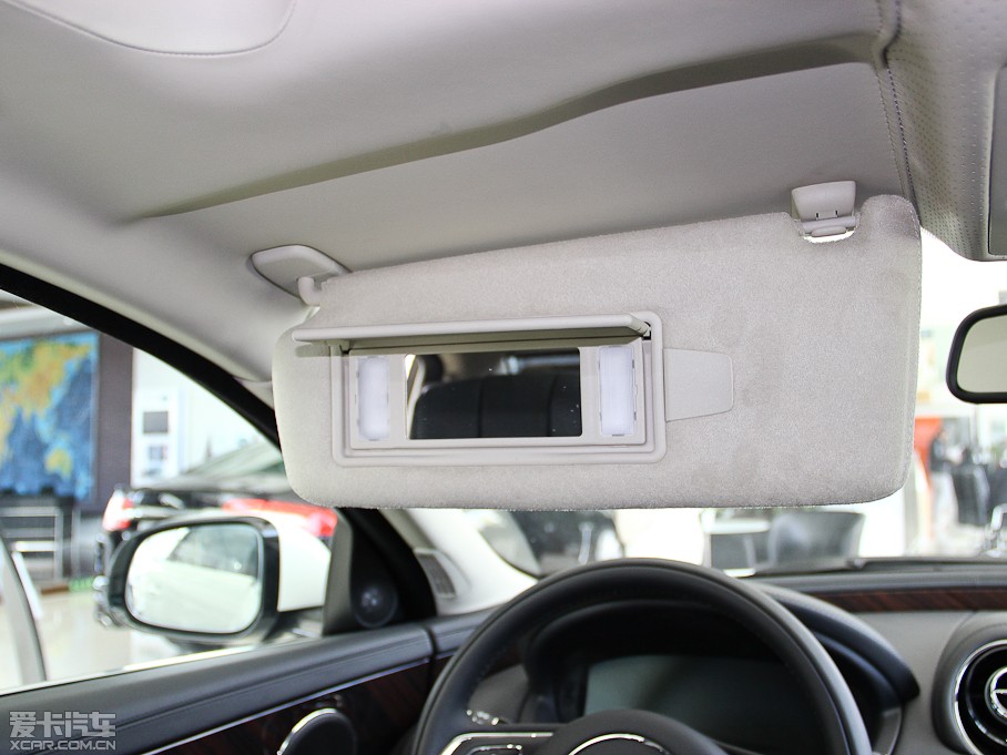 2013ݱXJ L 5.0T V8 SCp儓(chung) 4