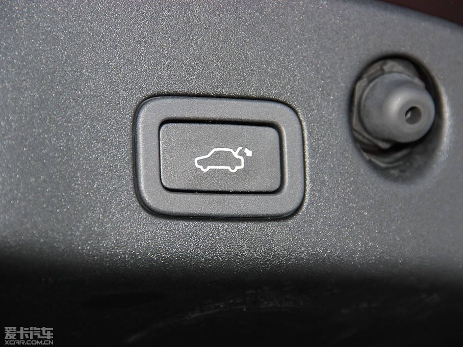 2013ݱXJ L 5.0T V8 SCp儓(chung) 4