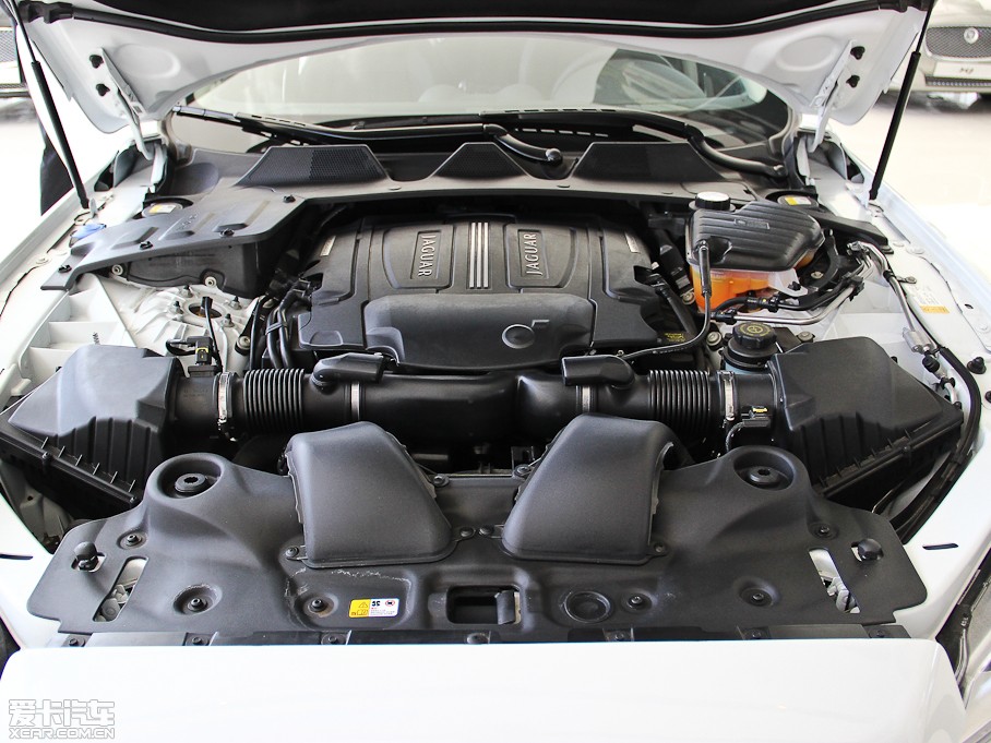 2013ݱXJ L 5.0T V8 SCp儓(chung) 4