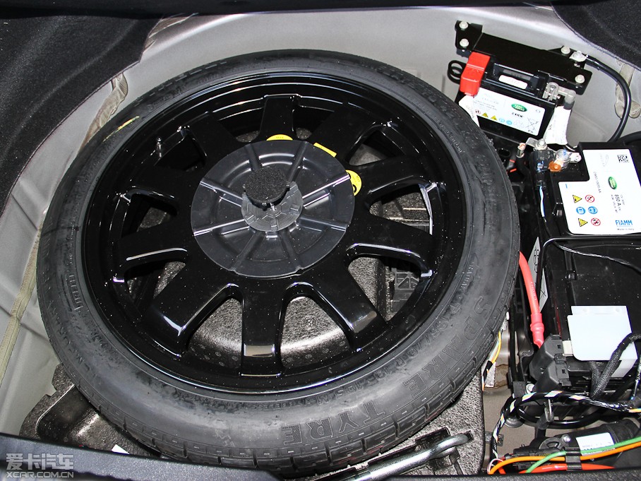 2013ݱXJ L 5.0T V8 SCp儓(chung) 4