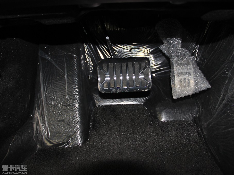 2013ݱXJ L 5.0T V8 SCp儓(chung) 4