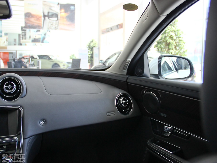 2013ݱXJ L 5.0T V8 SCp儓 4