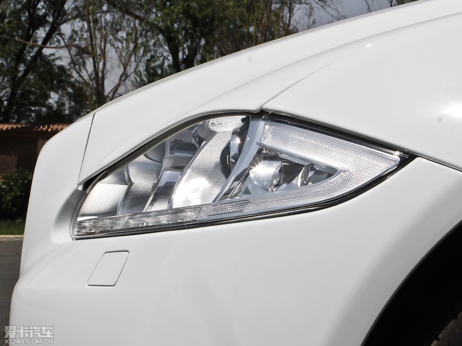 2013ݱXJ L 3.0T V6 SCŞ̄(w)