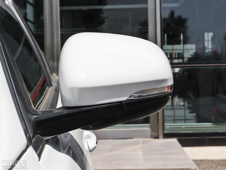 2013ݱXJ L 3.0T V6 SCŞ̄(w)