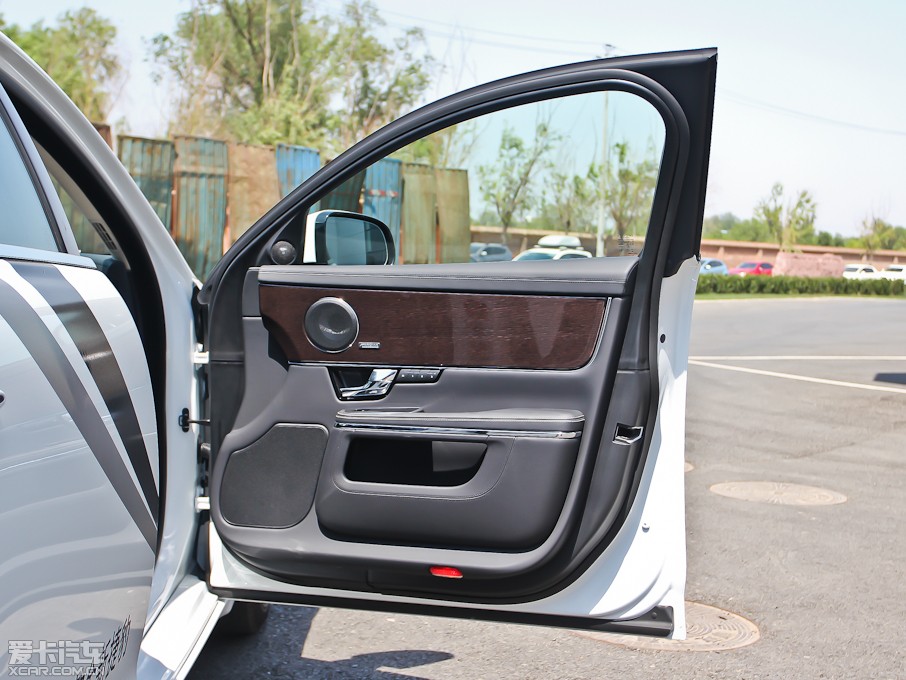 2013ݱXJ L 3.0T V6 SCŞ̄(w)