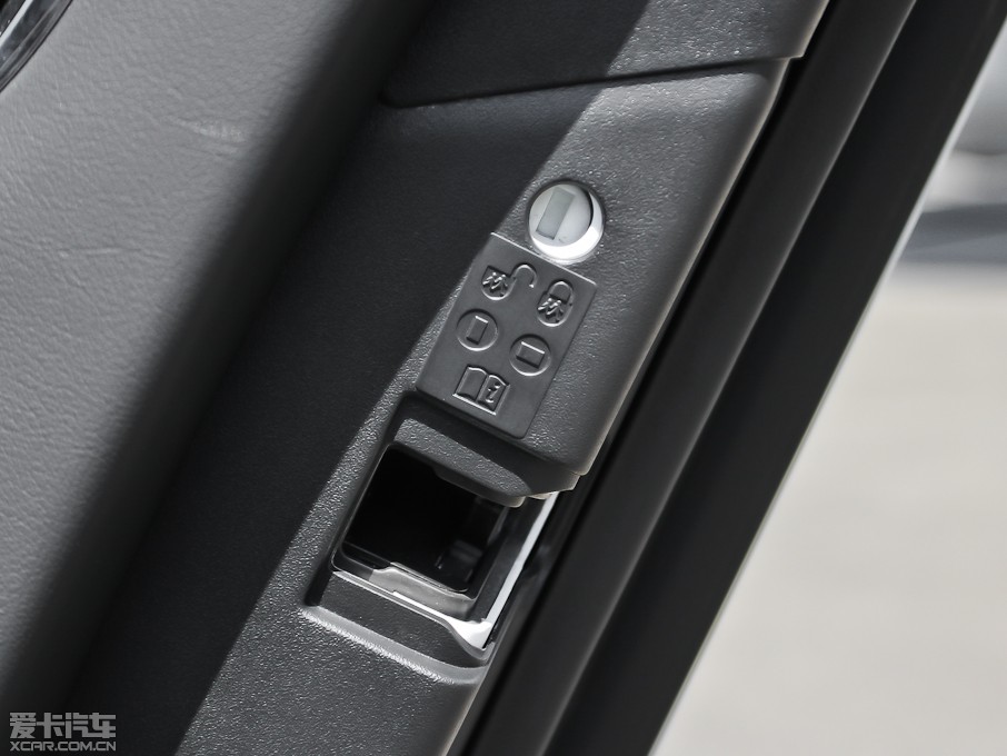 2013ݱXJ L 3.0T V6 SCŞ̄(w)