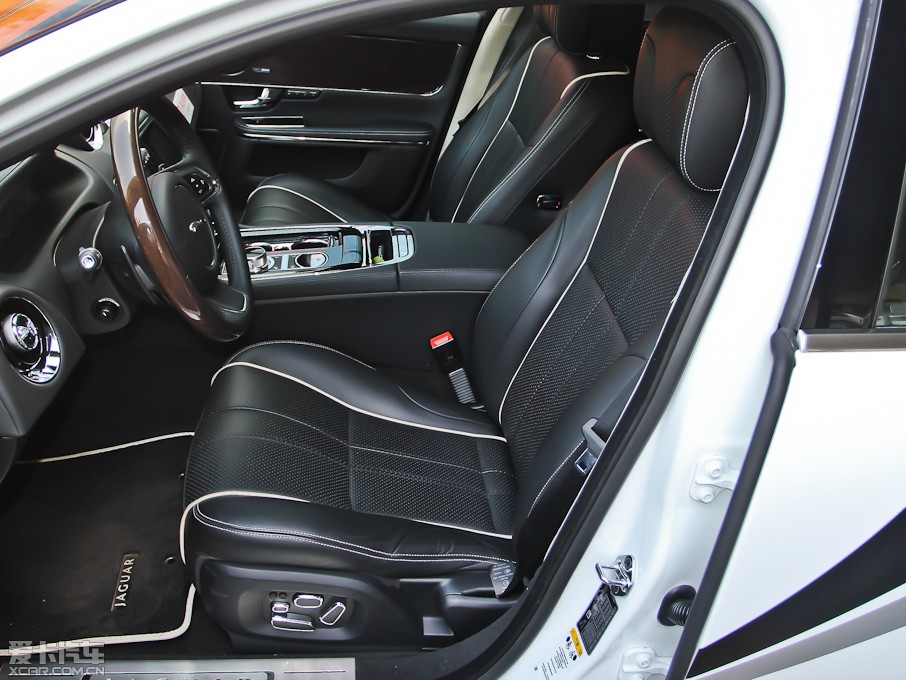 2013ݱXJ L 3.0T V6 SCŞ̄(w)