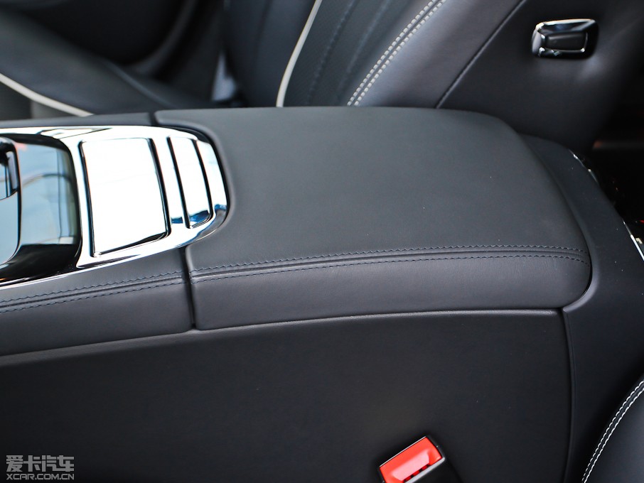 2013ݱXJ L 3.0T V6 SCŞ̄(w)