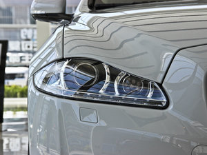 2013L 5.0T V8 SCp儓 4 ^