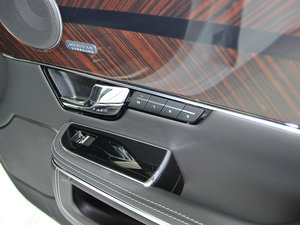 2013L 5.0T V8 SCp儓 4 g