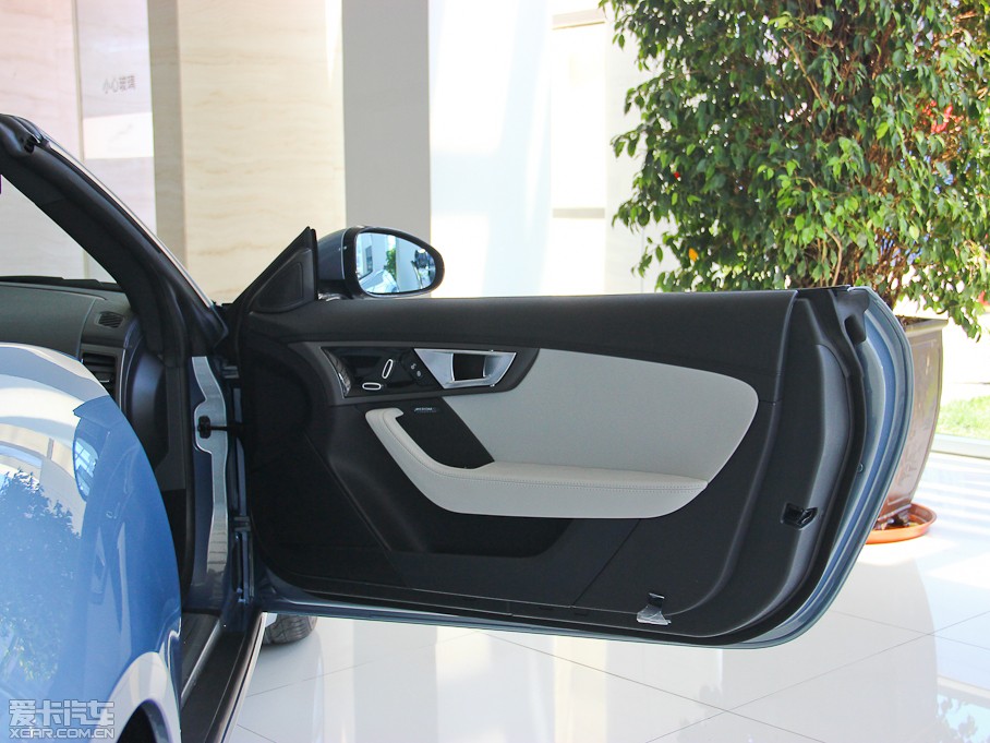 2013��ݱ�F-TYPE 3.0T S