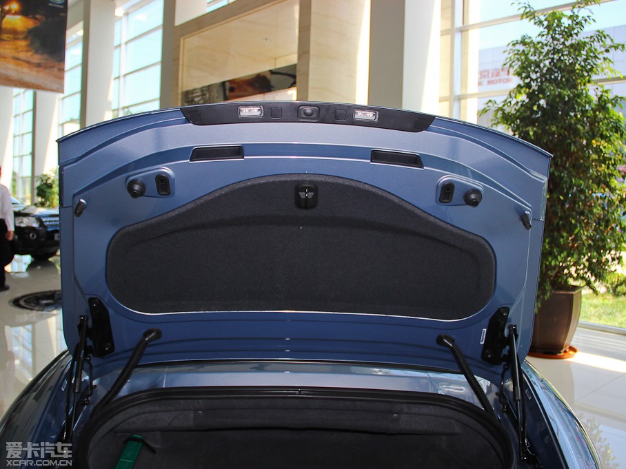 2013��ݱ�F-TYPE 3.0T S