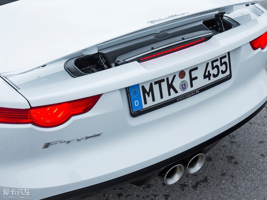 2015ݱF-TYPE V6