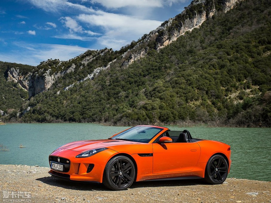 2015ݱF-TYPE V8 S