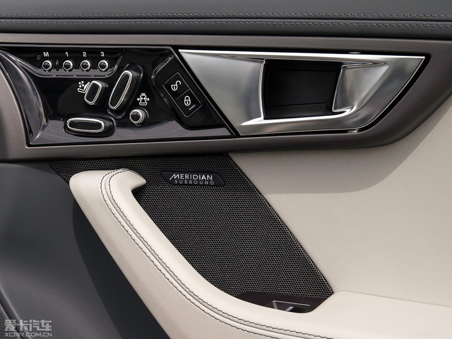 2015��ݱ�F-TYPE V6 S