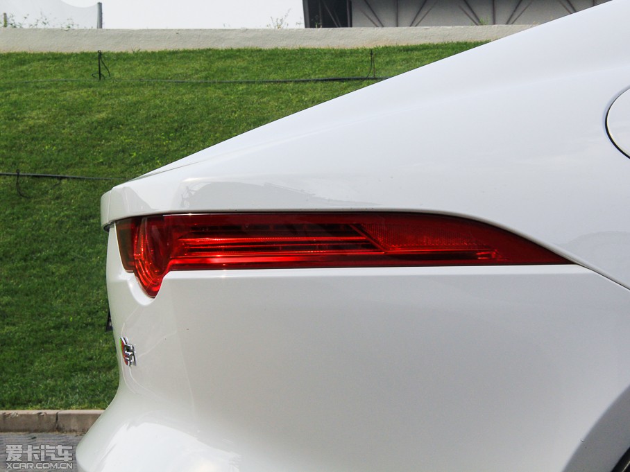 2015ݱF-TYPE 3.0T V6 S Ӳ