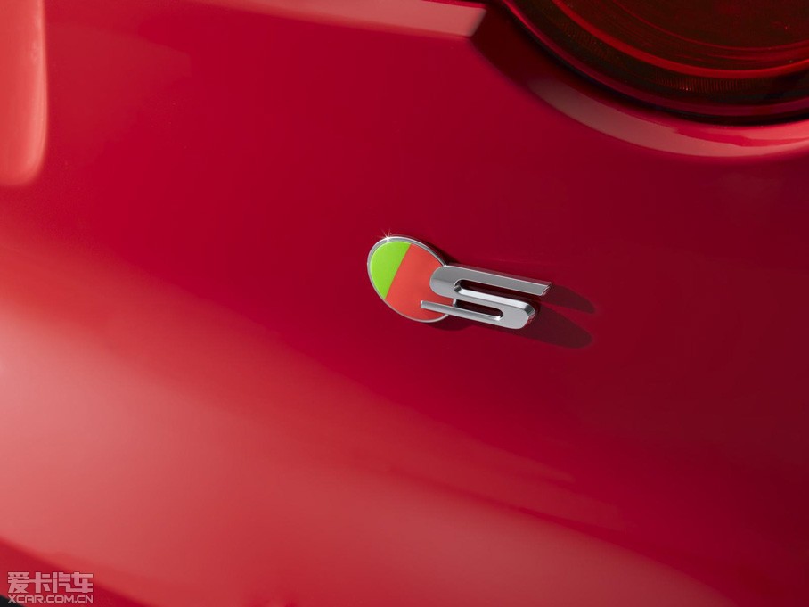 2015��ݱ�F-TYPE 5.0T V8 R Ӳ�