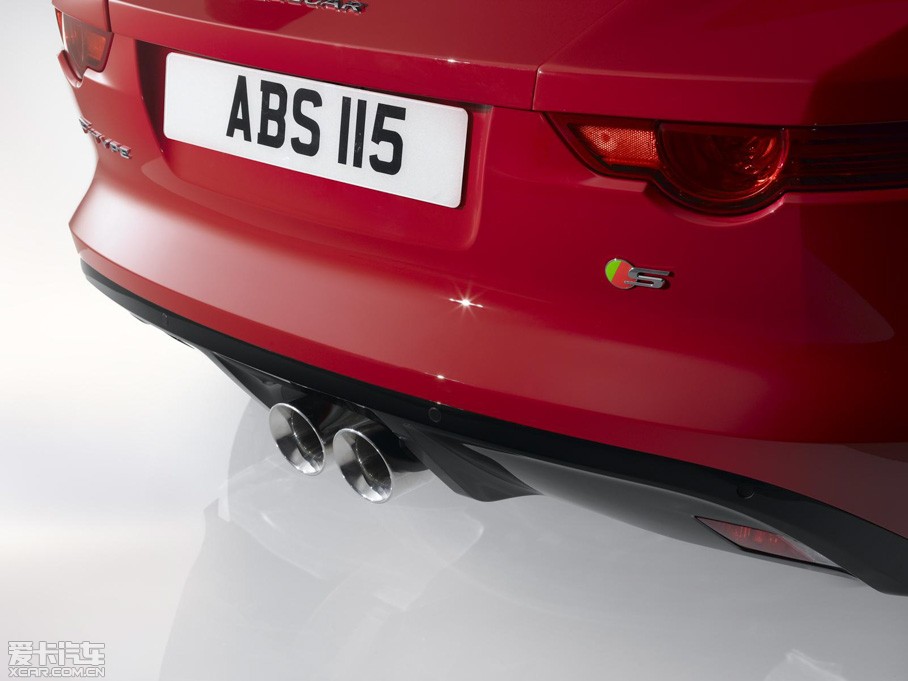 2015��ݱ�F-TYPE 5.0T V8 R Ӳ�