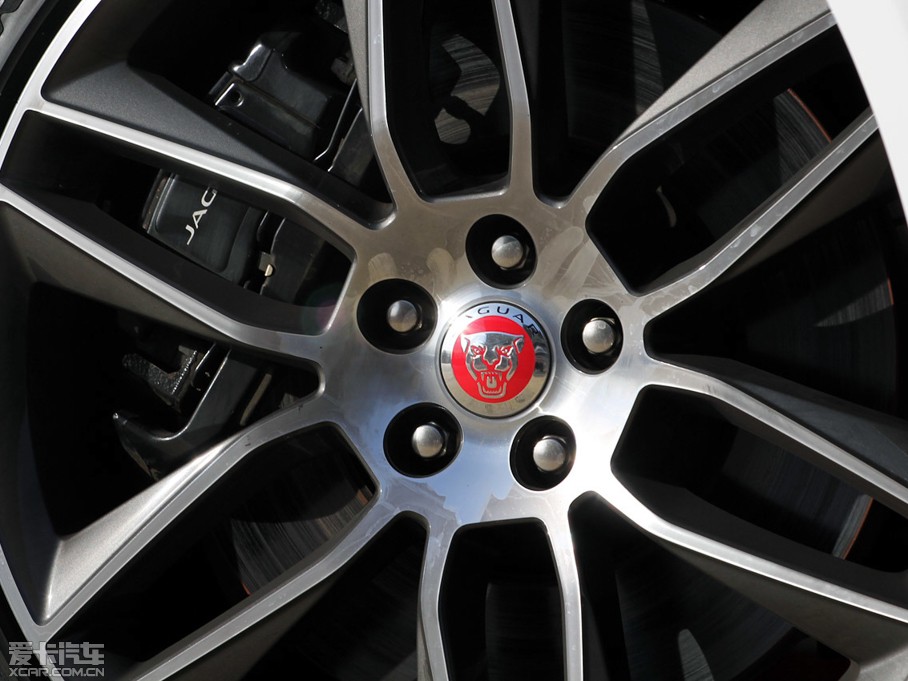 2015��ݱ�F-TYPE 5.0T V8 R Ӳ�