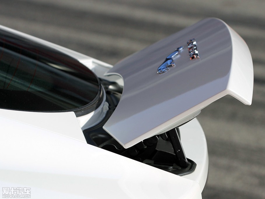 2015��ݱ�F-TYPE 5.0T V8 R Ӳ�