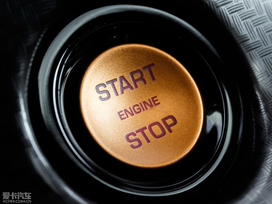 2015��ݱ�F-TYPE 5.0T V8 R Ӳ�