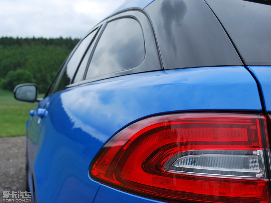 2014ݱXF R-S Sportbrake