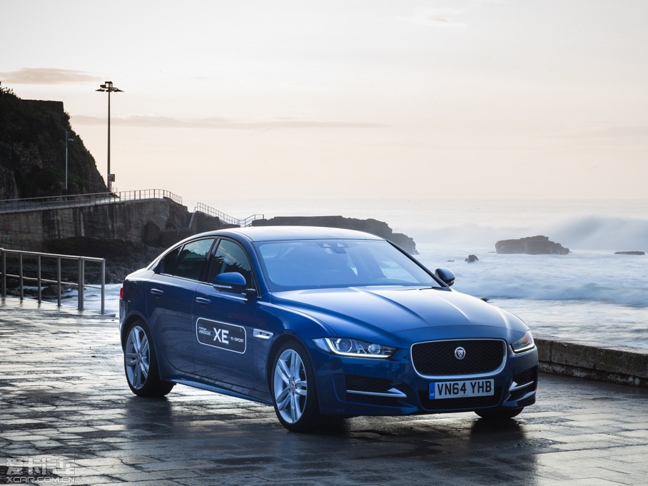 2015ݱXE 2.0T 240PS R-SPORT