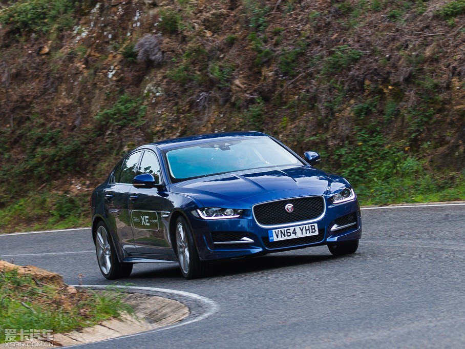 2015ݱXE 2.0T 240PS R-SPORT