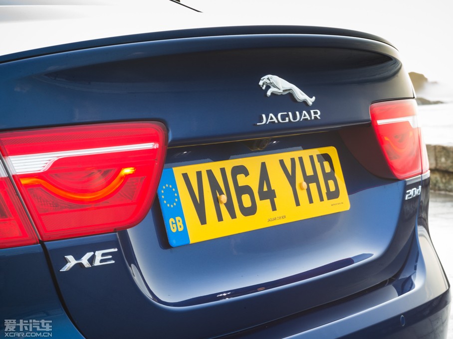 2015ݱXE 2.0T 240PS R-SPORT