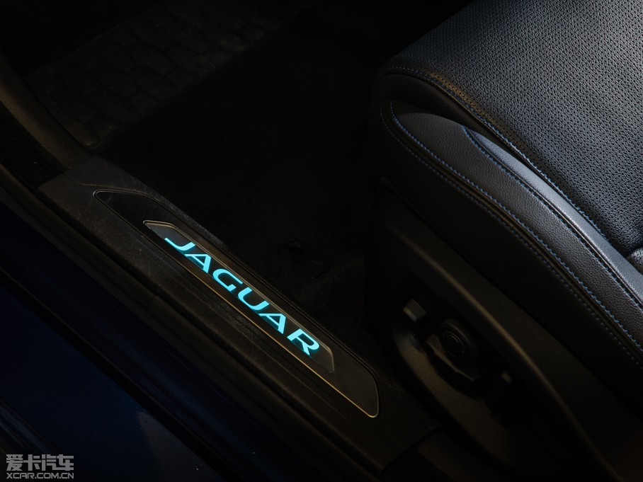 2015ݱXE 2.0T 240PS R-SPORT