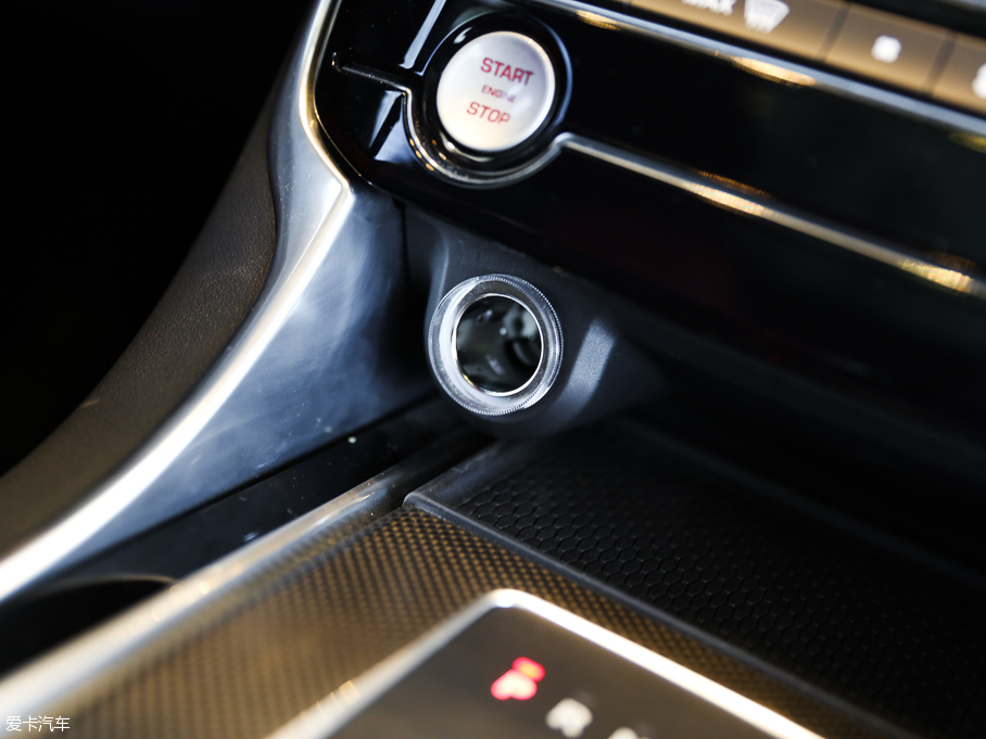 2015ݱXE 3.0T 340PS S