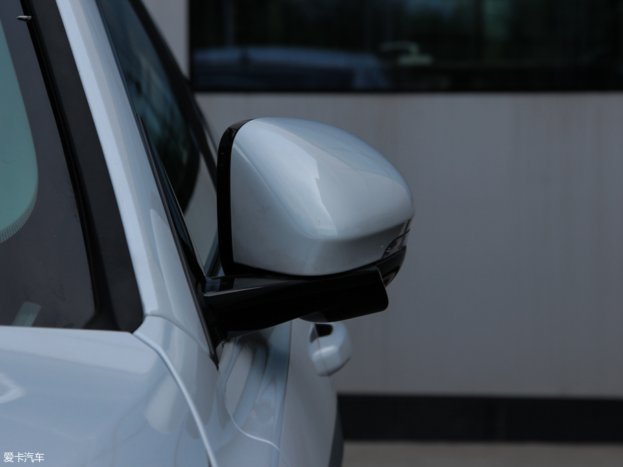 2015ݱXE 2.0T 200PS R-SPORT