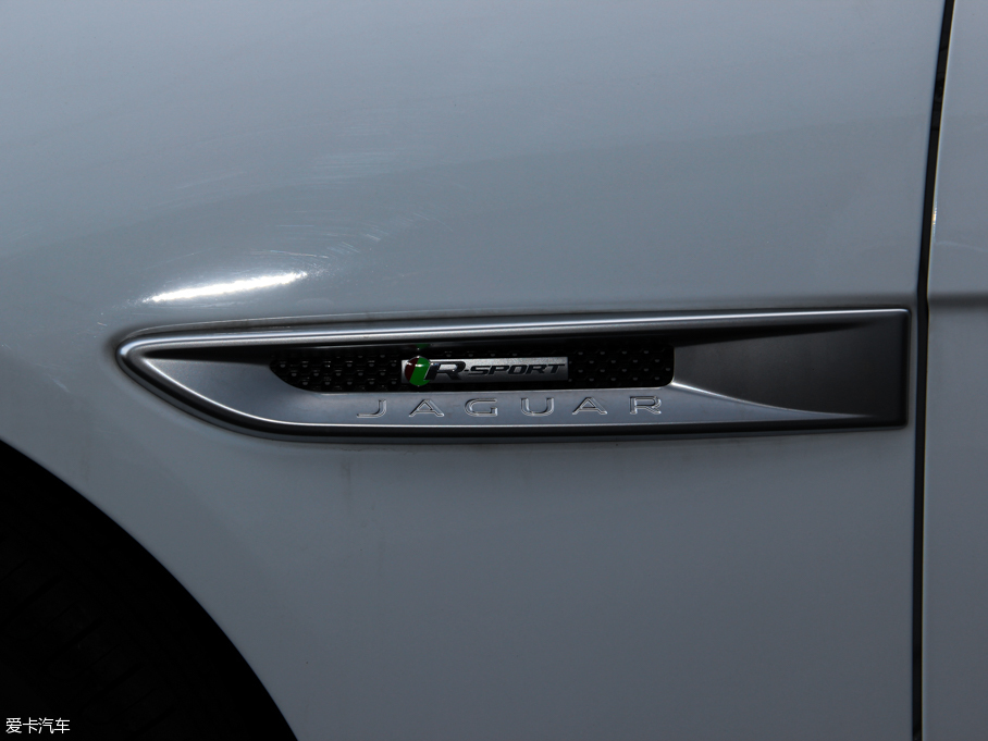 2015ݱXE 2.0T 200PS R-SPORT