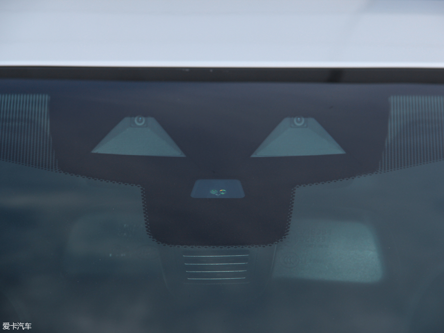 2015ݱXE 2.0T 200PS R-SPORT