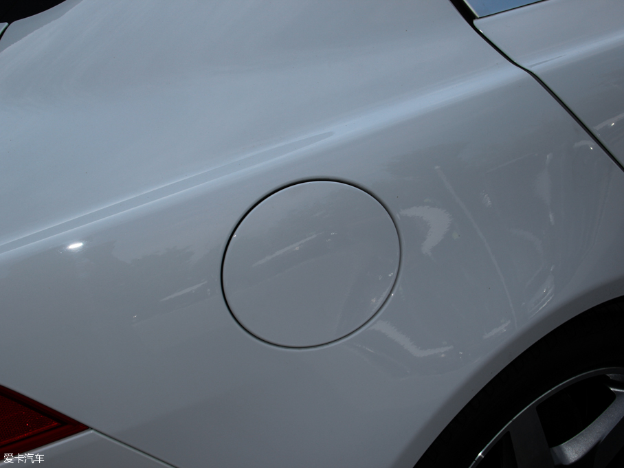 2015ݱXE 2.0T 200PS R-SPORT