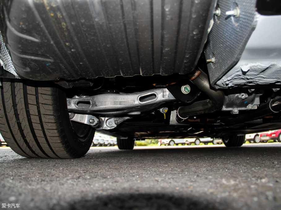 2015ݱXE 2.0T 200PS R-SPORT