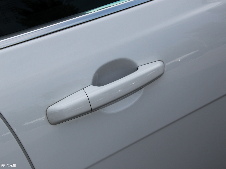 2015ݱXE 2.0T 200PS R-SPORT