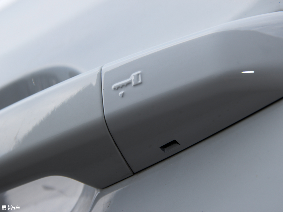 2015ݱXE 2.0T 200PS R-SPORT