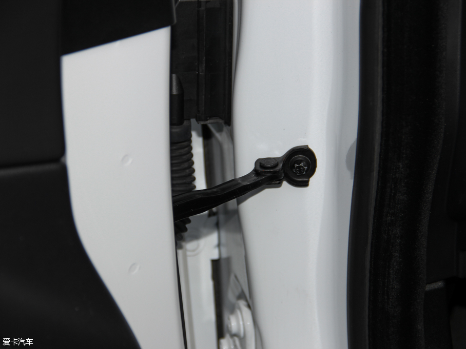 2015ݱXE 2.0T 200PS R-SPORT