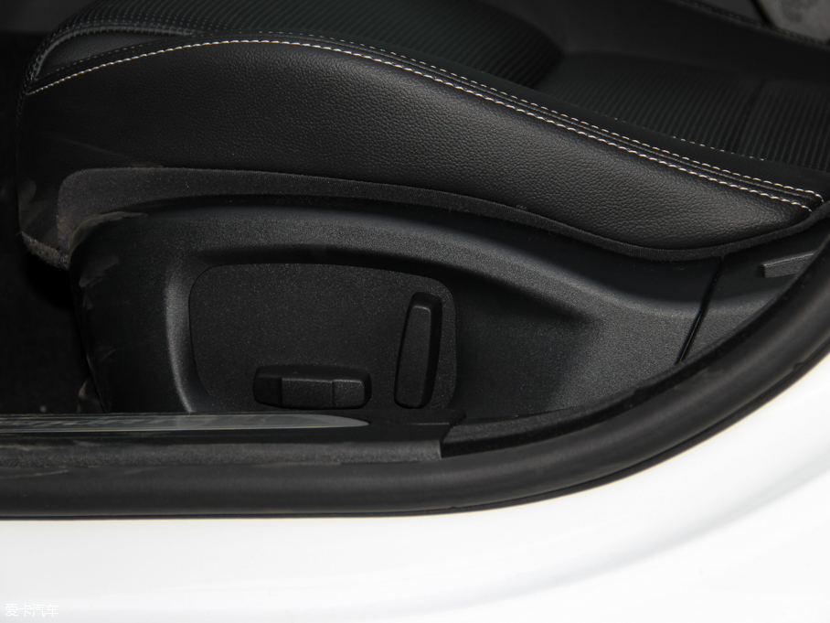 2015ݱXE 2.0T 200PS R-SPORT