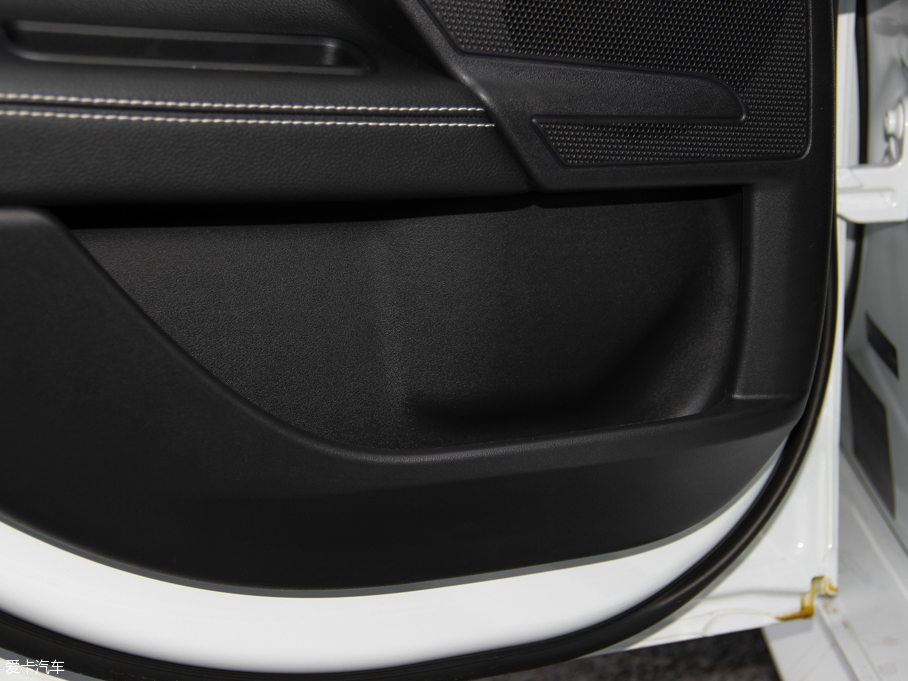 2015ݱXE 2.0T 200PS R-SPORT