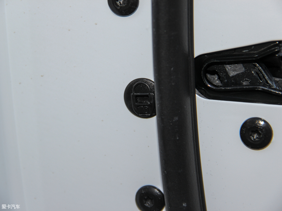 2015ݱXE 2.0T 200PS R-SPORT