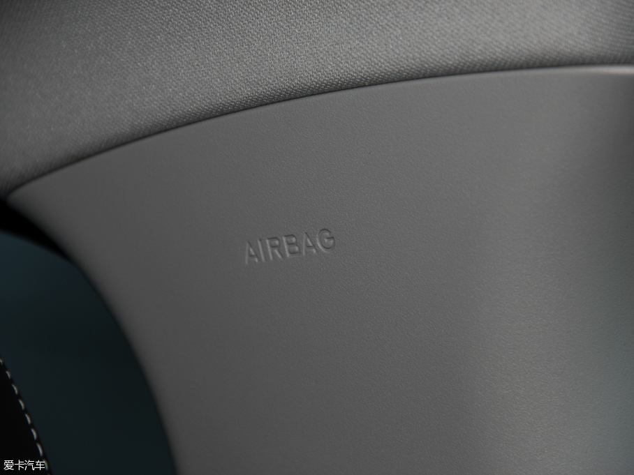 2015ݱXE 2.0T 200PS R-SPORT