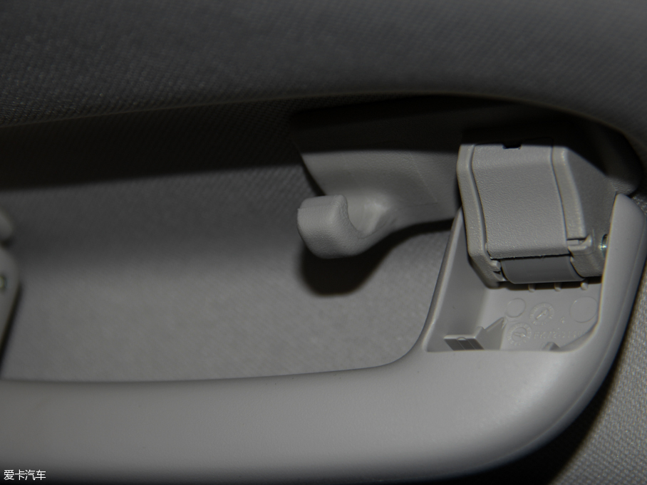 2015ݱXE 2.0T 200PS R-SPORT