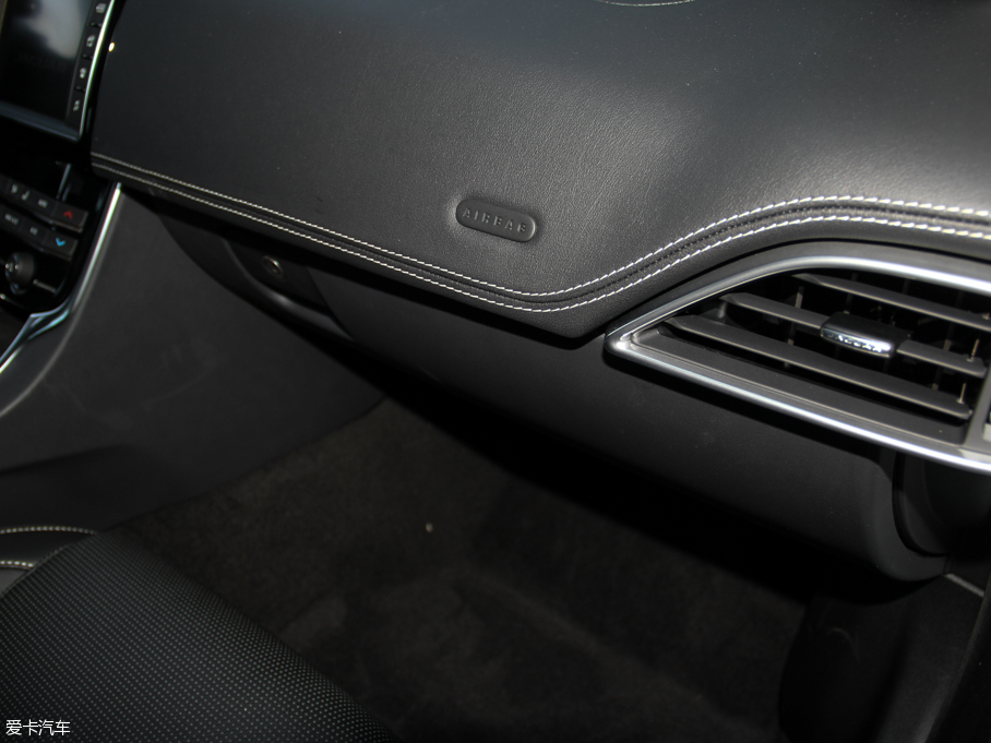 2015ݱXE 2.0T 200PS R-SPORT