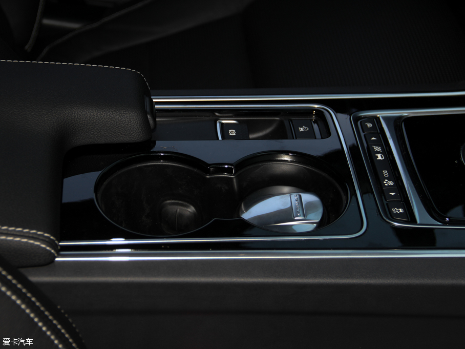 2015ݱXE 2.0T 200PS R-SPORT