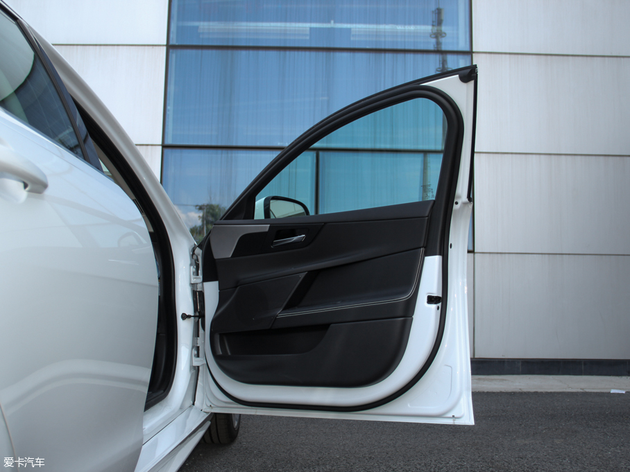 2015ݱXE 2.0T 200PS R-SPORT