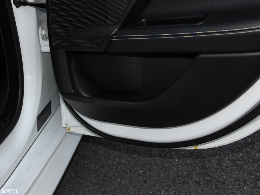 2015ݱXE 2.0T 200PS R-SPORT